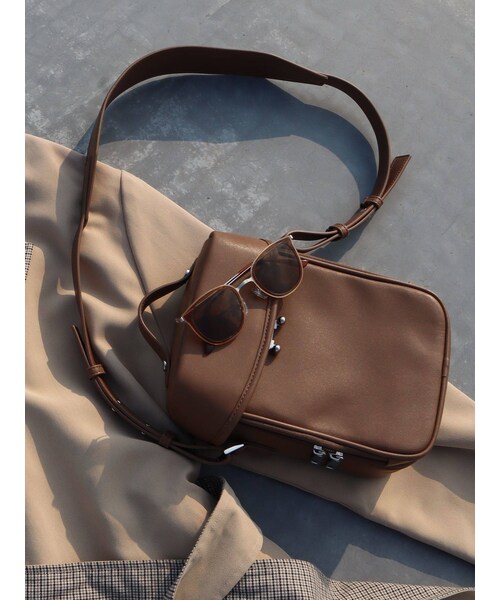EMODA（エモダ）の「カバークロスボディバッグ（ボディバッグ/ウエストポーチ・レディース・ブラック/ブラウン/ライトミックス・F）」の2枚目の写真