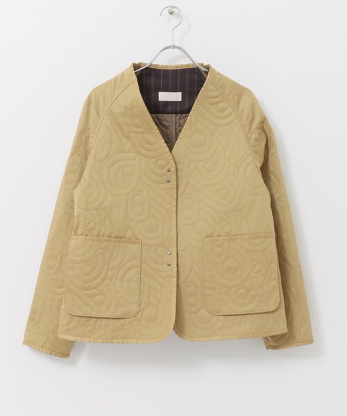 URBAN RESEARCH（アーバンリサーチ）の「MASK QUILTINGノーカラーショートジャケット∴（ノーカラージャケット・レディース・BEIGE/BLACK・1/2）」の20枚目の写真