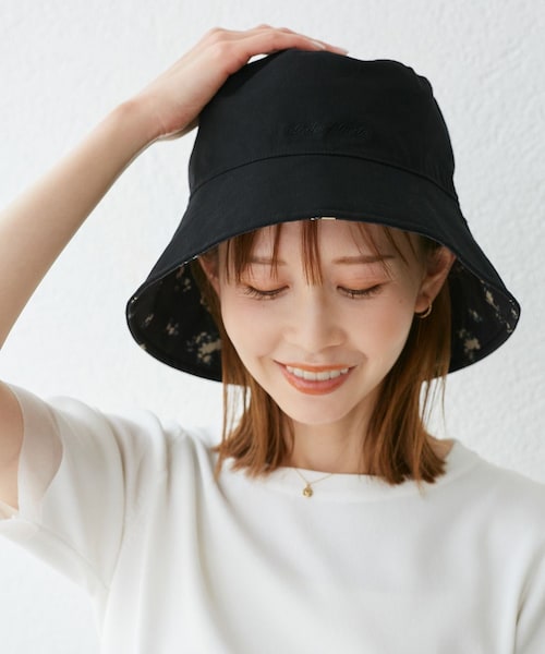 ROPE' PICNIC（ロペピクニック）の「【UVカット・前後2WAY】マルチウェイフラワーリバーシブルハット（ハット・レディース・ブラック/キナリ・F）」の4枚目の写真