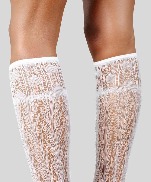 URBAN RESEARCH（アーバンリサーチ）の「SWEDISH STOCKINGS　ERICA CROCHET KNEE HIGHS（その他アンダーウェア/インナー・レディース・IVORY/BLACK・-）」の4枚目の写真