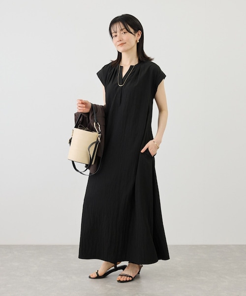 ROPE' PICNIC(ロペピクニック)の「リラックスワンピース(ワンピース・レディース・ブラック/ダークブラウン/ブルー/ワイン・F)」の1枚目の写真