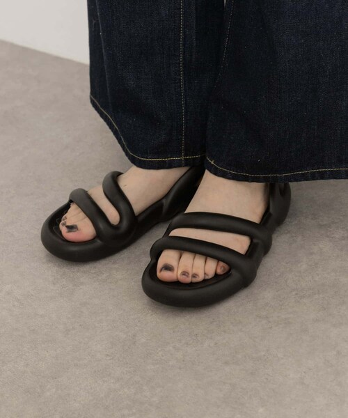 THE GOODLAND MARKET（ザグッドランドマーケット）の「CAMPER　Kobarah Flat（サンダル・レディース・001BLK/012YEL・37/38/39）」の7枚目の写真