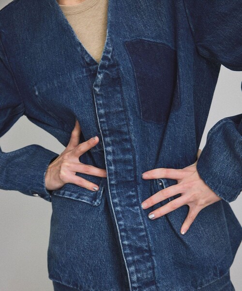 ADAM ET ROPE'（アダムエロペ）の「【TANAKA（タナカ）】NO COLLOR JEAN JACKET/デニムジャケット（デニムジャケット・レディース・ブルー系・S）」の22枚目の写真
