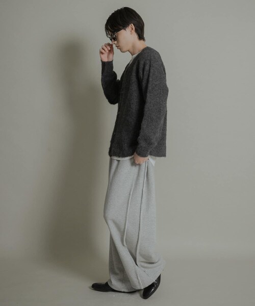 SENSE OF PLACE by URBAN RESEARCH(センスオブプレイスバイアーバンリサーチ)の「ブークレVネックカーディガン(カーディガン/ボレロ・メンズ・CHARCOAL/GREIGE/GREEN/RED・M/L)」の11枚目の写真