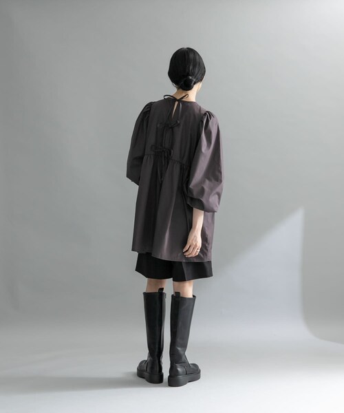 KBF（ケイビーエフ）の「『WEB限定』BACKリボンチュニック（チュニック・レディース・OFF/L.BLUE/D.BROWN・one）」の20枚目の写真