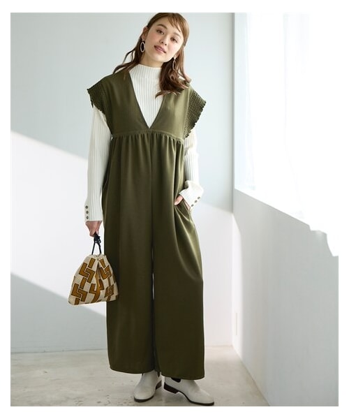 nissen（ニッセン）の「＜大きいサイズ＞フリルデザインやわらかサロペットパンツ（ゆったりヒップ）（オールインワン・サロペット・レディース・カーキ/黒・L/LL/3L/4L/5L/6L/8L/10L）」の19枚目の写真