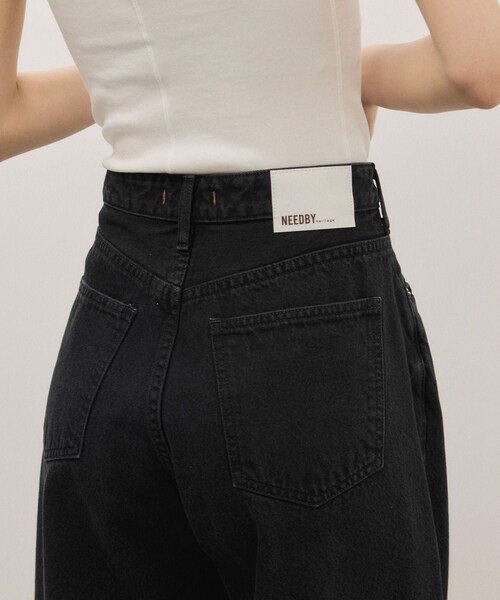 ADAM ET ROPE'(アダムエロペ)の「【NEEDBY for ADAM ET ROPE'】別注 ANGIE(デニムパンツ・レディース・ブラック/ブルー・23/24/25/26)」の18枚目の写真