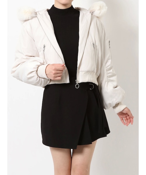 EATME（イートミー）の「ファイクファーフードブルゾン（ダウンジャケット/コート・レディース・アイボリー/ブラック・F）」の2枚目の写真