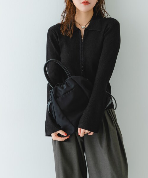 RODE SKO（ロデスコ）の「ショルダー付撥水ミニキンチャクバッグ（ショルダーバッグ・レディース・BLACK/GRAY/IVORY・one）」の4枚目の写真