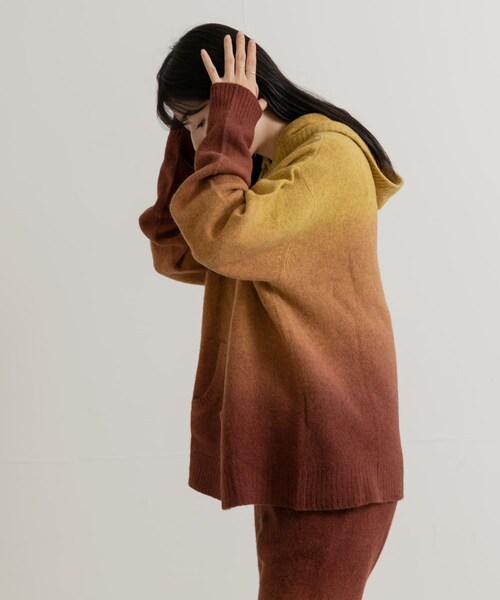 THE GOODLAND MARKET（ザグッドランドマーケット）の「Abode of Snow　Yeti Sweat Hoodie（ニット/セーター・レディース・Orange/Yello・2）」の5枚目の写真