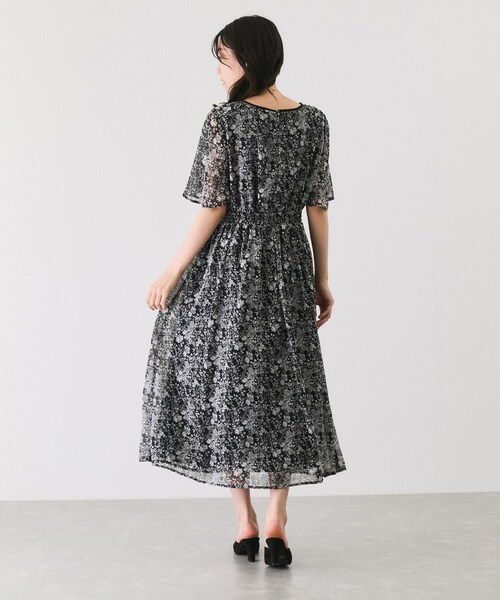 Jayro（ジャイロ）の「楊柳花柄プリントワンピース（ワンピース・レディース・ブラック系/ホワイト系・M）」の6枚目の写真