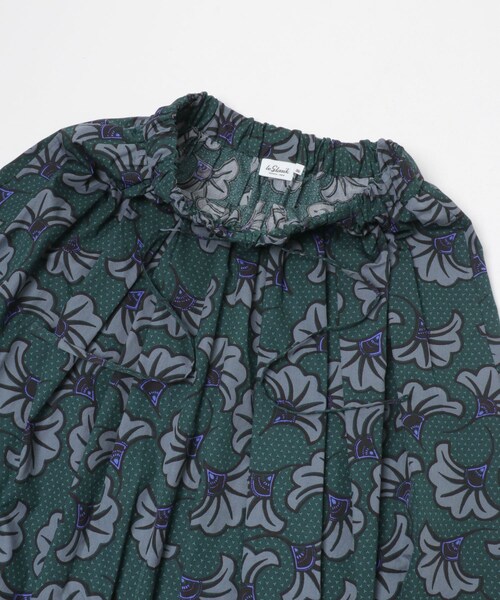 URBAN RESEARCH DOORS(アーバンリサーチドアーズ)の「Le GLAZIK TUCK GATHERED SKIRT(スカート・レディース・LIME/GREEN・36)」の8枚目の写真