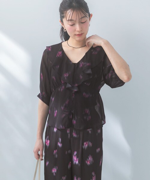 URBAN RESEARCH ROSSO（アーバンリサーチロッソ）の「ダークプリントフリルブラウス（シャツ/ブラウス・レディース・BROWN/BLACK・Free）」の3枚目の写真