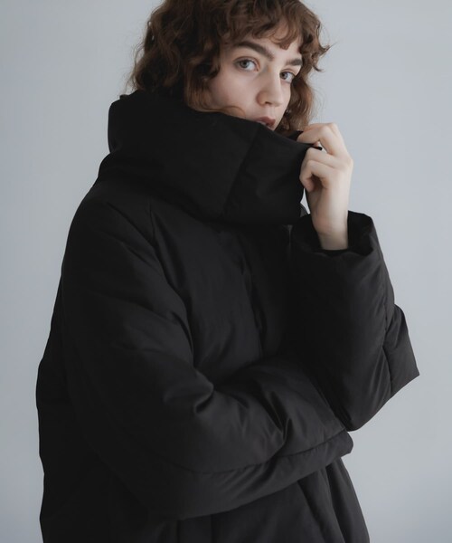 URBAN RESEARCH Sonny Label（アーバンリサーチサニーレーベル）の「撥水ビッグカラーダウンコート（その他アウター・レディース・ブラック/チャコール/ブラウン・Free）」の4枚目の写真