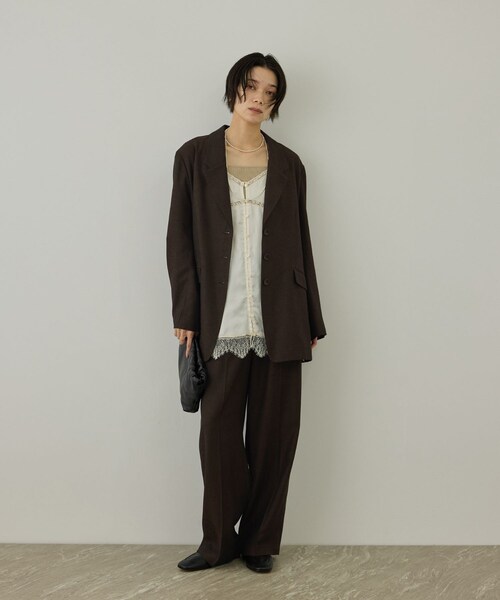 ADAM ET ROPE'(アダムエロペ)の「ビスコースウールエフォートレスジャケット / セットアップ対応(テーラードジャケット・レディース・ブラック/ブラウン・F)」の7枚目の写真
