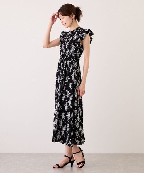 Jayro(ジャイロ)の「花柄プリント袖フリルワンピース(ワンピース・レディース・ブラック系/ホワイト系・M)」の6枚目の写真