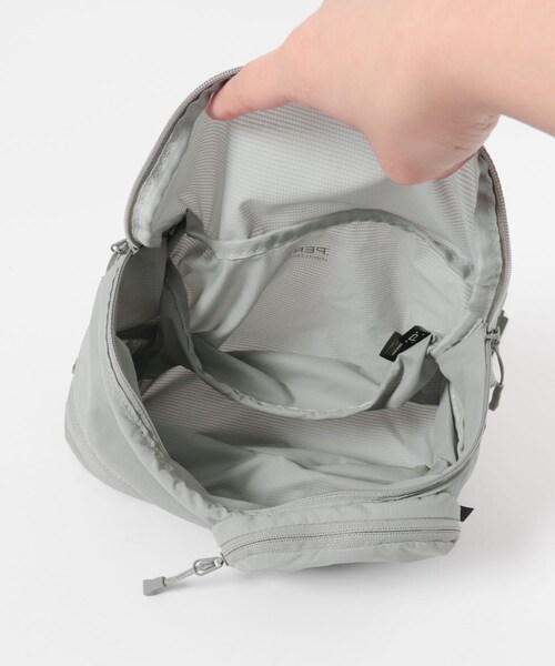 URBAN RESEARCH（アーバンリサーチ）の「DAIWA PIER39　Ws TRAVEL EX FANNY BAG（ボディバッグ/ウエストポーチ・メンズ・LT.GRAY・One）」の8枚目の写真