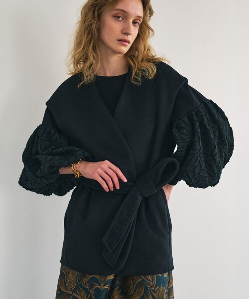 ROPE'（ロペ）の「【一部店舗限定】【REALM（レルム）】BELTED OVER GILET｜ジレ（その他アウター・レディース・オフホワイト/ブラック・38）」の10枚目の写真