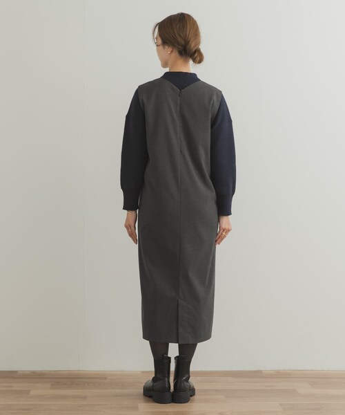 『UR TECH』ストレートラインジャンパースカート