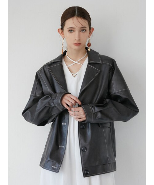 MURUA（ムルーア）の「フェイクレザーミドルジャケット（ライダースジャケット・レディース・アイボリー/ダークグレー/ブラウン・F）」の5枚目の写真