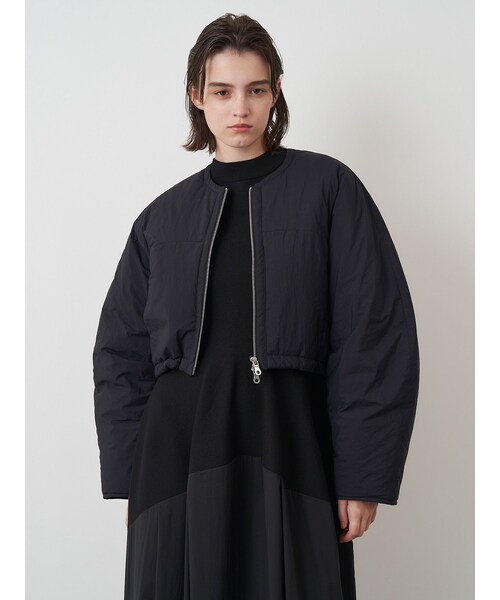 ELENDEEK（エレンディーク）の「SHORT PADDING JK（ノーカラージャケット・レディース・オフホワイト/ブラック・F）」の12枚目の写真