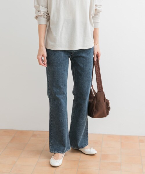 URBAN RESEARCH DOORS（アーバンリサーチドアーズ）の「ストレッチフレアデニムパンツ（デニムパンツ・レディース・INDIGO/L/INDIGO・S/M）」の18枚目の写真