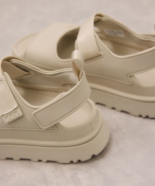 ADAM ET ROPE'(アダムエロペ)の「【UGG(アグ)】W GOLDENGLOW(サンダル・レディース・ブラック/ベージュ・23/24/25)」の11枚目の写真
