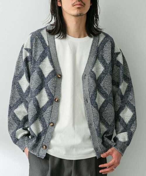 URBAN RESEARCH Sonny Label（アーバンリサーチサニーレーベル）の「ジャガードVネックニットカーディガン（カーディガン/ボレロ・メンズ・ボルドー/オフ/グリーン・M/L）」の3枚目の写真