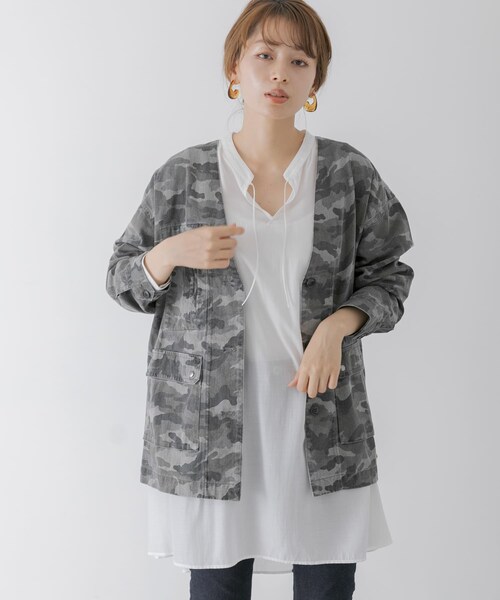 URBAN RESEARCH Sonny Label（アーバンリサーチサニーレーベル）の「『WEB限定』カモフラ柄ノーカラージャケット（ノーカラージャケット・レディース・グレー/カーキ・FREE）」の5枚目の写真