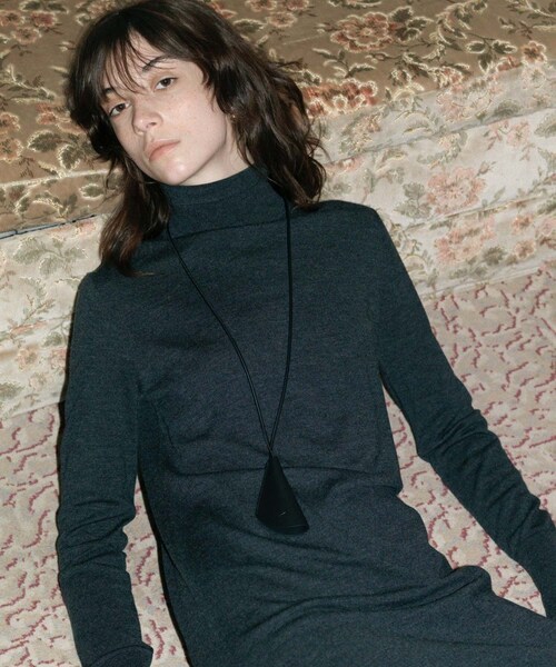 ADAM ET ROPE'(アダムエロペ)の「【PFT】Comb Motif Charm(その他小物・レディース・ブラック・F)」の3枚目の写真