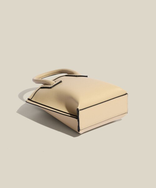 ROPE'（ロペ）の「【E'POR】【WEB限定】Ree BAG Mini/超軽量・26SS（ショルダーバッグ・レディース・ブラック/ライトグレー/ベージュ/グリーン系/ラベンダー/クリーム系・F）」の21枚目の写真