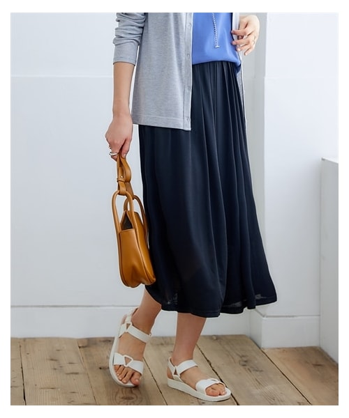 nissen（ニッセン）の「【接触冷感】さらひやカットソーワイドパンツ（接触冷感・UVカット）（７分丈）（パンツ・レディース・カーキ/ネイビー/黒/ネイビー系ストライプ/グレージュ/モカ/【ドロップ】ボルドー/ピスタチオイエロー/グリーン/パープル/オフホワイト・S/M/L/LL/3L/4L/5L/6L/8L/10L）」の2枚目の写真