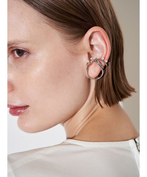 ELENDEEK（エレンディーク）の「ASYMMETRY EAR CUFF（イヤーカフ・レディース・シルバー/ゴールド・F）」の5枚目の写真