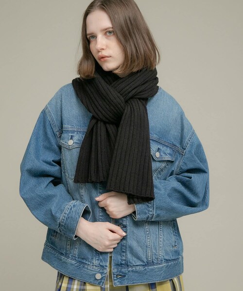 URBAN RESEARCH Sonny Label（アーバンリサーチサニーレーベル）の「リブニットマフラー（マフラー・レディース・ブラック/ブラウン/グレー/エクリュ・one）」の2枚目の写真