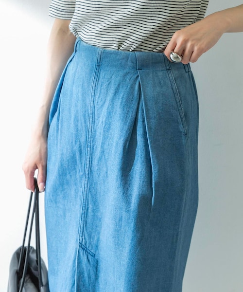 URBAN RESEARCH（アーバンリサーチ）の「bolsista　Denim Tuck Skirt（デニムスカート・レディース・BLUE・36/38）」の3枚目の写真
