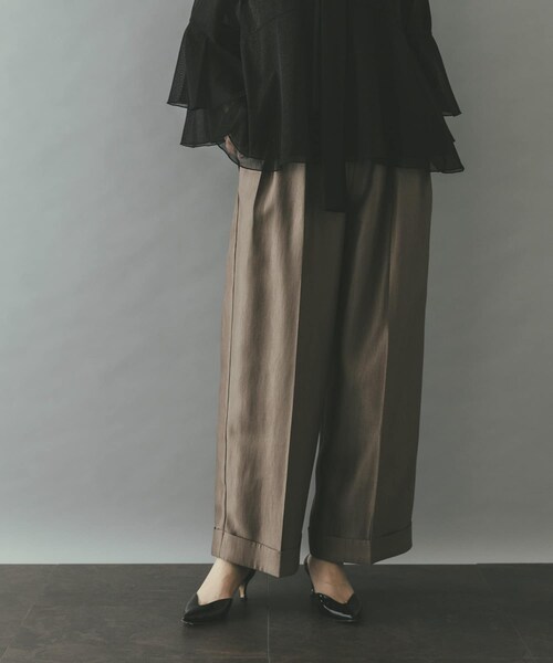 URBAN RESEARCH ROSSO（アーバンリサーチロッソ）の「ブライトツイルタックパンツ（その他パンツ・レディース・BROWN/SAX・36/38）」の4枚目の写真