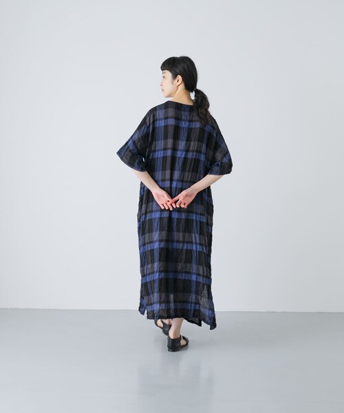 かぐれ（カグレ）の「Vlas Blomme　RAYON COTTON SHIRRING ONE-PIECE（ワンピース・レディース・BLUE・Free）」の10枚目の写真