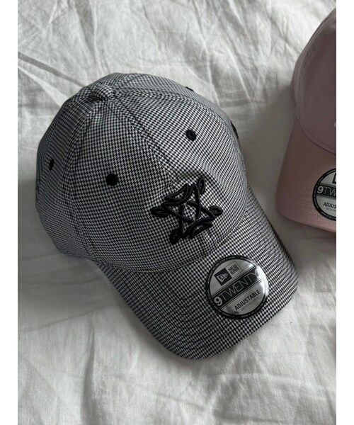 dazzlin（ダズリン）の「【NEW ERA®×dazzlin】9TWENTY™（キャップ・レディース・ピンク/ミックス・F）」の4枚目の写真