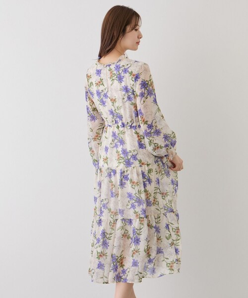 Jayro(ジャイロ)の「フリルネック花柄ワンピース(ワンピース・レディース・ホワイト系/ネイビー系・F)」の10枚目の写真