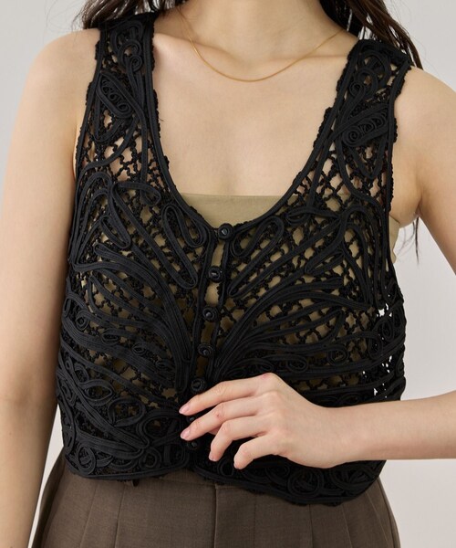 ADAM ET ROPE'（アダムエロペ）の「コードレースタンクジレ（ベスト・レディース・ブラック/キナリ・F）」の13枚目の写真