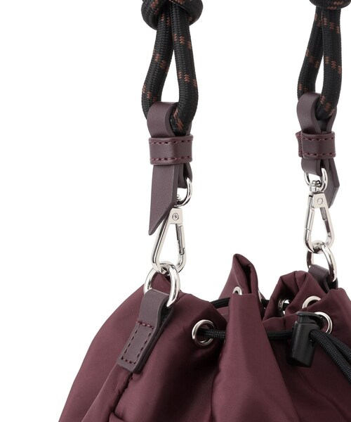 ROPE' PICNIC(ロペピクニック)の「巾着ショルダーバッグ/撥水・3WAY(ショルダーバッグ・レディース・ブラック/ライトグレー/ワイン系・F)」の10枚目の写真
