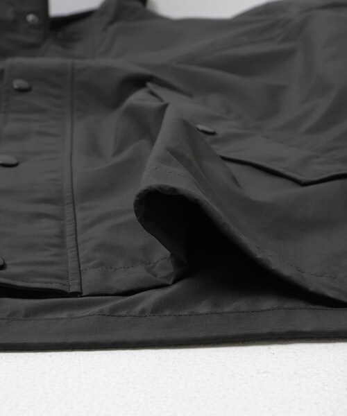 ITEMS URBANRESEARCH（アイテムズ アーバンリサーチ）の「ナイロンスタンドネックミリタリーブルゾン（ブルゾン・メンズ・BLACK/GREIGE/KHAKI・M/L）」の13枚目の写真