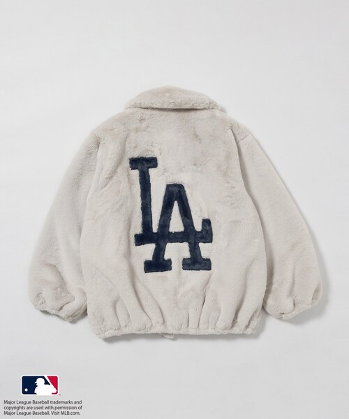 ROPE'(ロペ)の「【MLB COLLECTION BY JUN】フェイクファーブルゾン(その他アウター・レディース・ホワイト/ダークブラウン/ネイビー/グレー・F)」の13枚目の写真