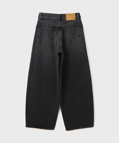 ROPE'(ロペ)の「【HAIKURE(ハイクル)】BETHEANY ASIAN FIT MID BLACK|デニム(デニムパンツ・レディース・ブラック・M/S)」の4枚目の写真