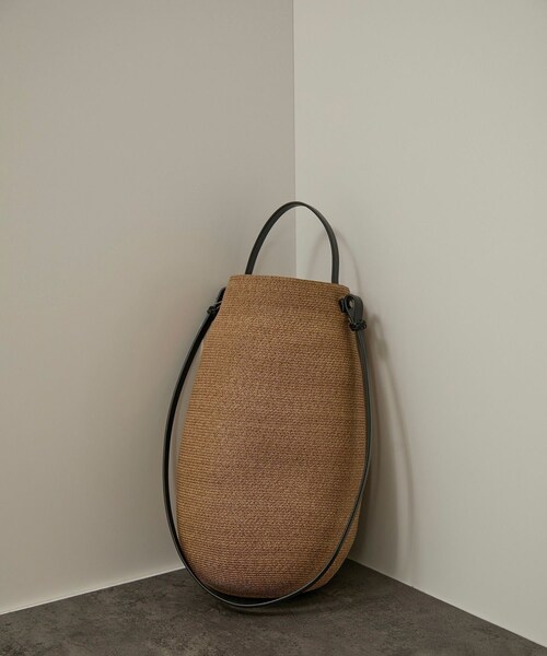 ADAM ET ROPE'（アダムエロペ）の「【KAMARO'AN（カマロアン）】Gourd Bucket Bag（ショルダーバッグ・レディース・ベージュ系・F）」の3枚目の写真