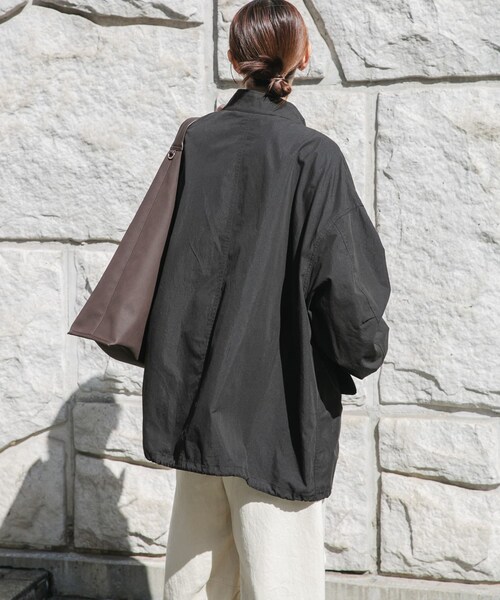ITEMS URBANRESEARCH(アイテムズ アーバンリサーチ)の「『撥水/防花粉/イージーケア』ミリタリーモッズコート(モッズコート・レディース・BLK/KHK・Free)」の5枚目の写真