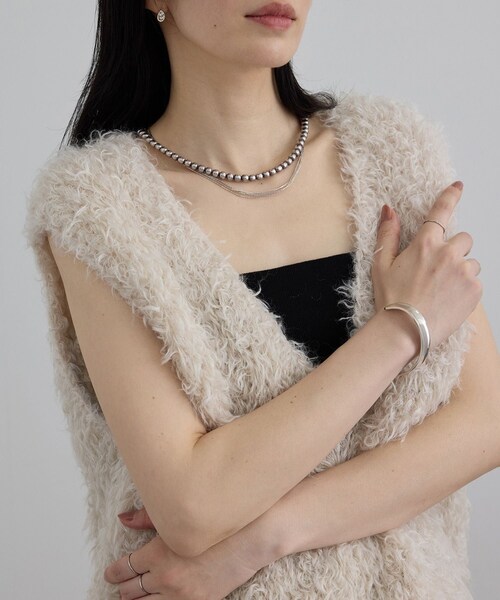 ADAM ET ROPE'(アダムエロペ)の「カーリーモヘアクロップドベスト(ベスト・レディース・ブラック/オフホワイト・F)」の13枚目の写真