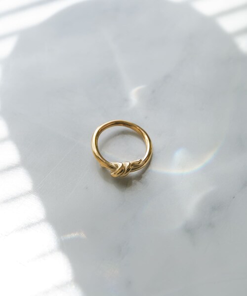 SMELLY（スメリー）の「ステンレスロールリング（リング・レディース・GLD・12）」の2枚目の写真