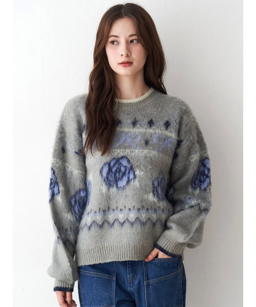 CALNAMUR（カルナムール）の「ローズ＆リボンジャガードニット（ニット/セーター・レディース・ホワイト/グレー/ネイビー・F）」の2枚目の写真