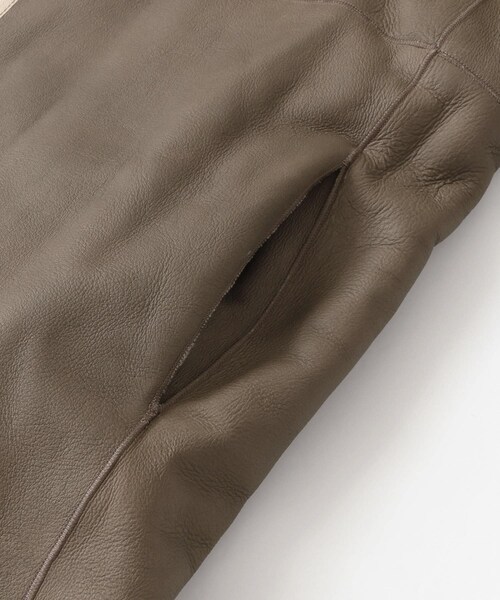 URBAN RESEARCH（アーバンリサーチ）の「YLEVE　MUTON CO∴（ムートンコート・レディース・GREY・1）」の7枚目の写真